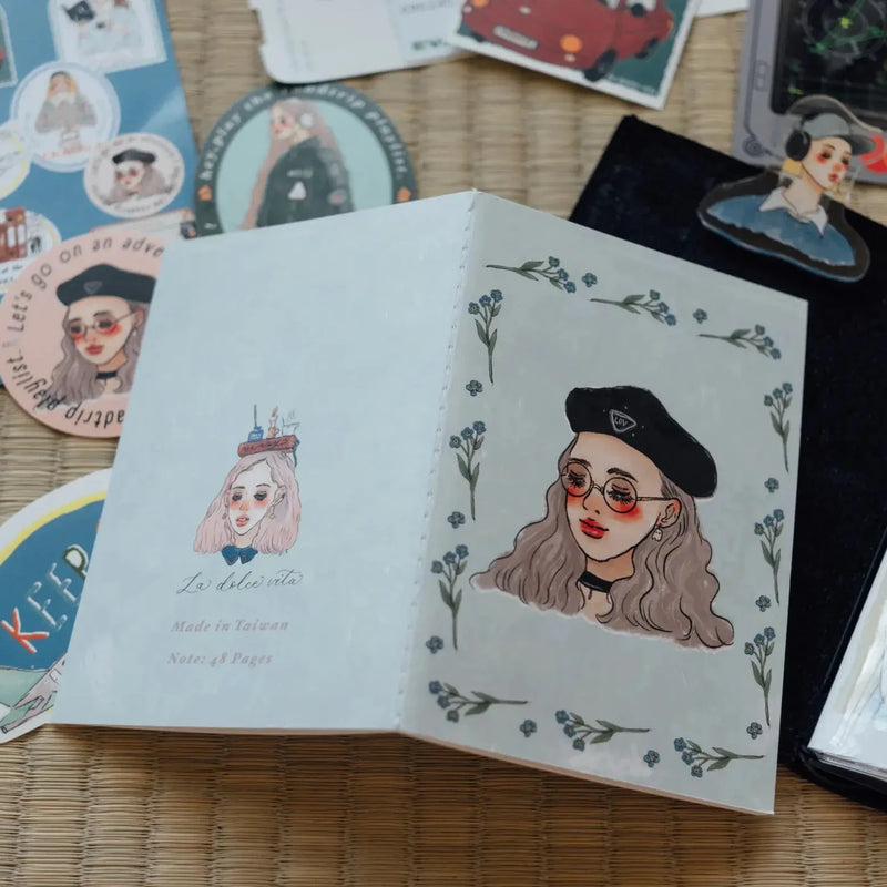 La Dolce Vita Passport Notebook: Beret Girl