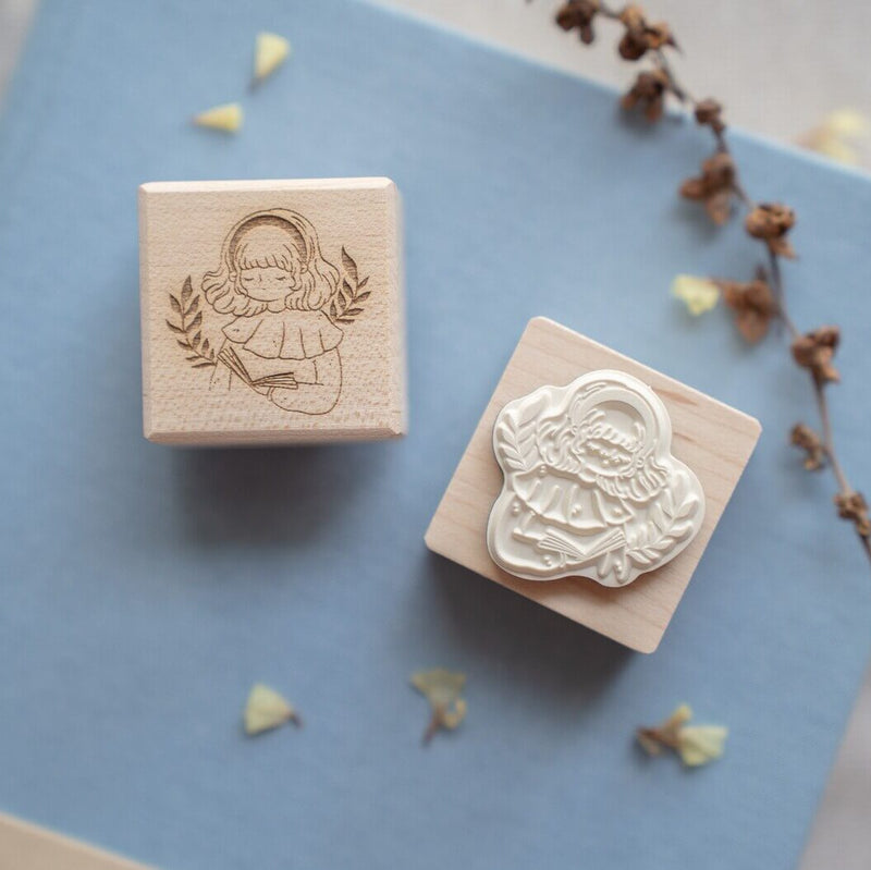 shō Little Happiness Rubber Stamp - Little Bookworm